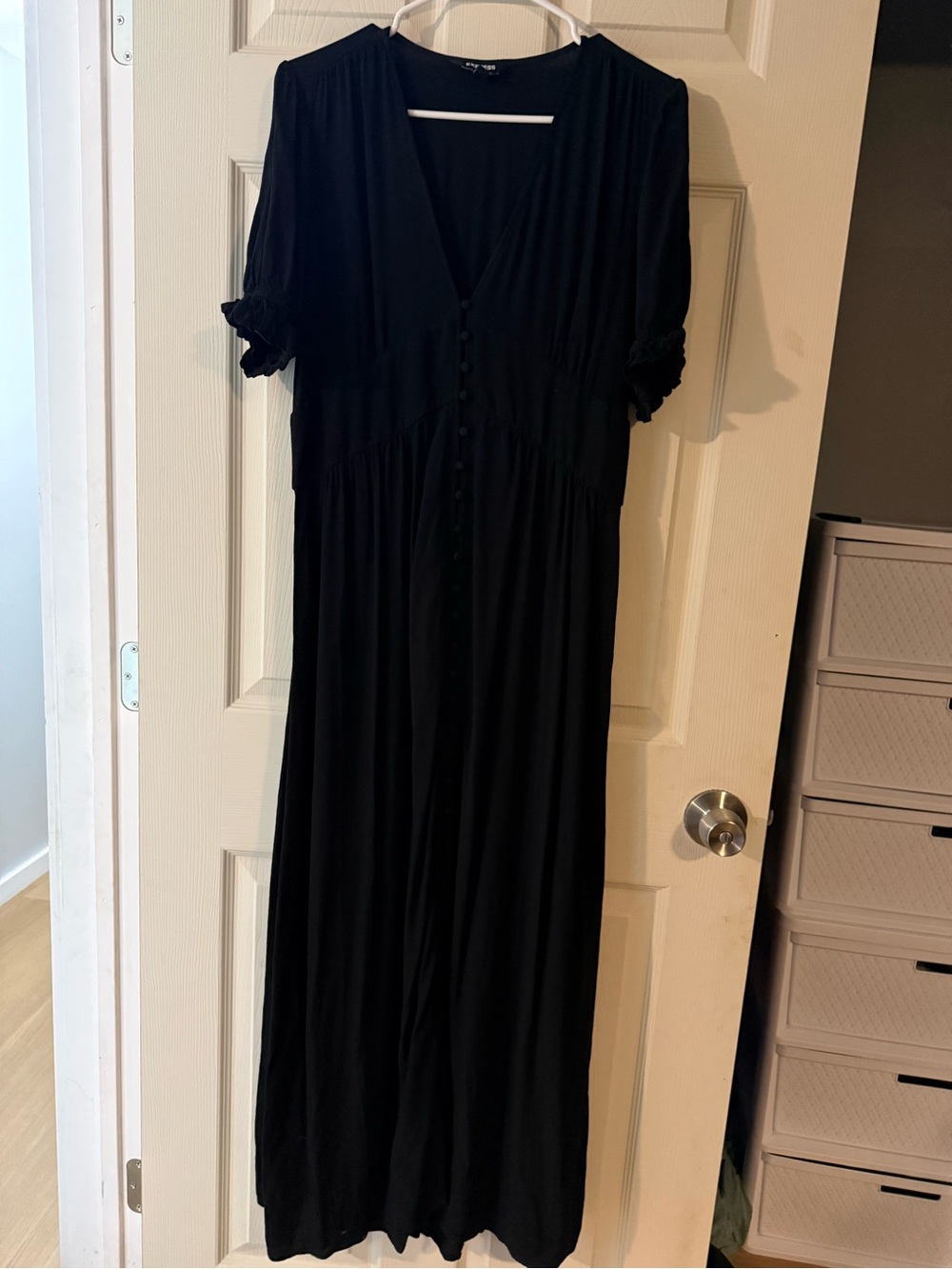 Black Women's V-Neck Button-Front Maxi Dress